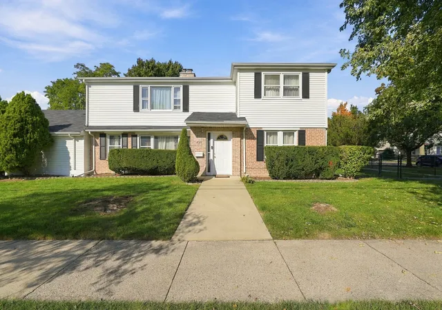 Single family home for sale at 620 E Maple St, Lombard, IL 60148 | MLS# 12792437