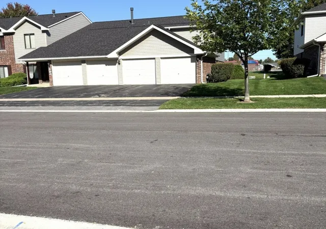 Photo 1 of Townhouse for sale at 966 Cross Crk Dr #A1, Roselle, IL 60172 | MLS# 12792441 | Listing updated on 2026-10-30