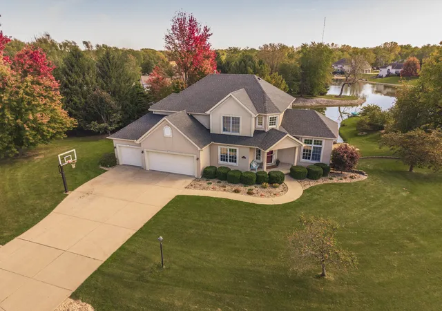 Single family home for sale at 10069 Wolf Hl Rd, Bloomington, IL 61705 | MLS# 12792442