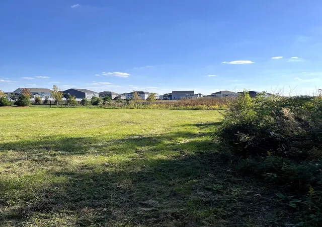 Photo 2 of Land for sale at 11 Wintergreen Ct, Algonquin, IL 60102 | MLS# 12792447 | Listing updated on 2026-10-29