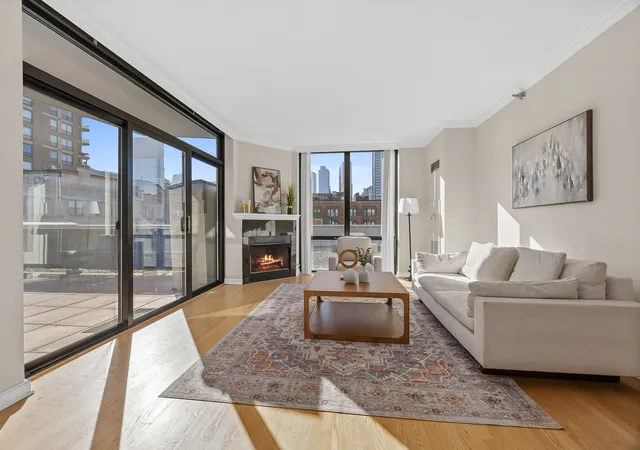 Photo 3 of Condo for sale at 435 W Erie St #701, Chicago, IL 60654 | MLS# 12792452 | Listing updated on 2026-10-23