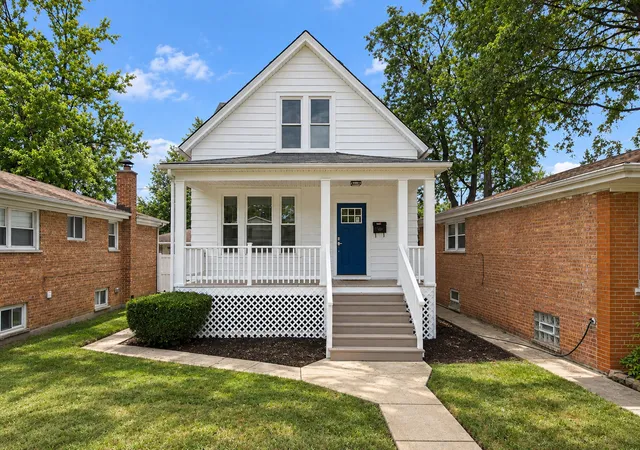 Single family home for sale at 10116 S Malta St, Chicago, IL 60643 | MLS# 12792462