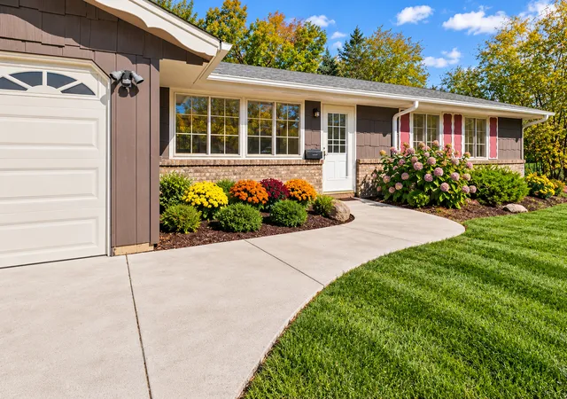 Photo 2 of Single family home for sale at 608 Andrew Ct, Schaumburg, IL 60193 | MLS# 12792467 | Listing updated on 2026-10-27