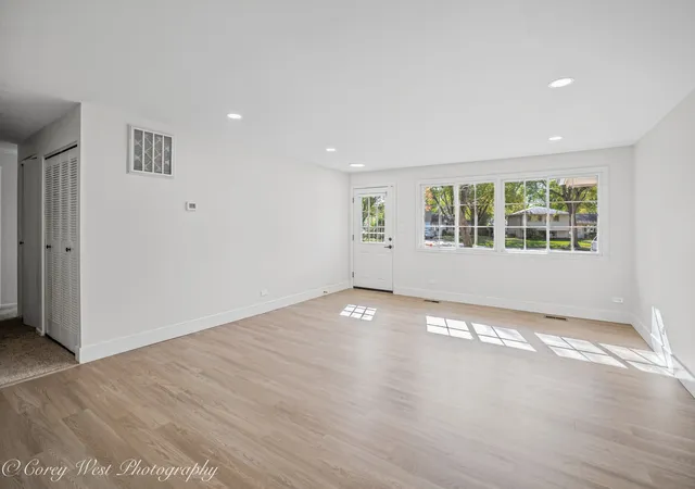 Photo 4 of Single family home for sale at 608 Andrew Ct, Schaumburg, IL 60193 | MLS# 12792467 | Listing updated on 2026-10-27