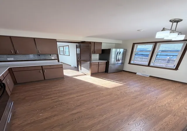 Photo 4 of Single family home for sale at 4257 Southwest Hwy, Hometown, IL 60456 | MLS# 12792478 | Listing updated on 2026-10-29