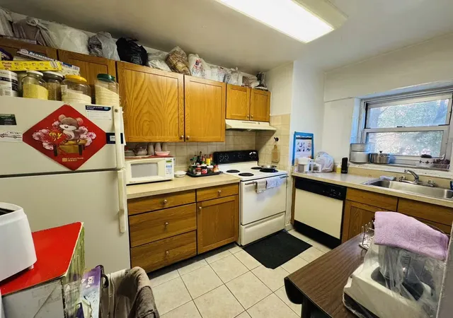Photo 4 of Condo for sale at 4950 N Marine Dr #203, Chicago, IL 60640 | MLS# 12792484 | Listing updated on 2026-10-23