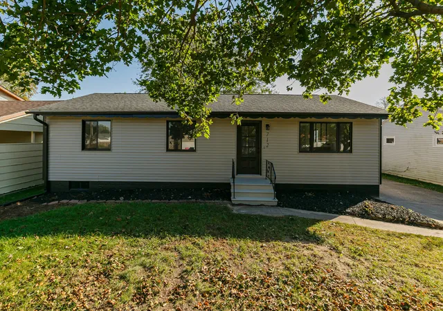 Photo 1 of Single family home for sale at 712 3rd Street, Colona, IL 61241 | MLS# 12792486 | Listing updated on 2026-10-29