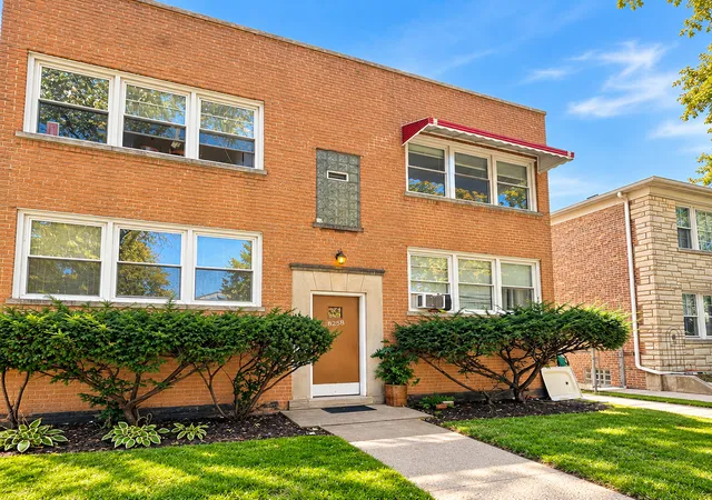 Condo for sale at 2823 W Balmoral St #2W, Chicago, IL 60625 | MLS# 12792491