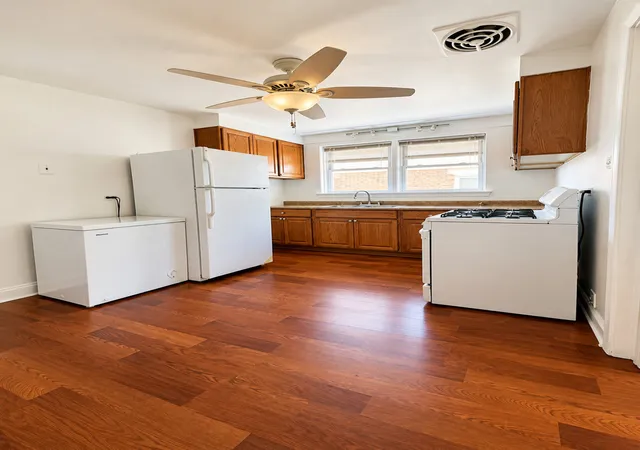 Photo 2 of Condo for sale at 2823 W Balmoral St #2W, Chicago, IL 60625 | MLS# 12792491 | Listing updated on 2026-10-29