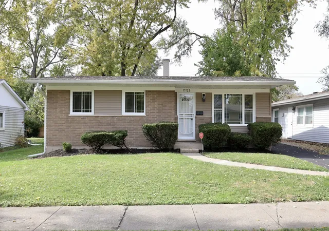 Single family home for sale at 15722 Woodlawn E Ave, South Holland, IL 60473 | MLS# 12792506