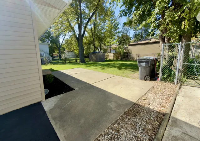 Photo 2 of Single family home for sale at 15722 Woodlawn E Ave, South Holland, IL 60473 | MLS# 12792506 | Listing updated on 2026-10-27