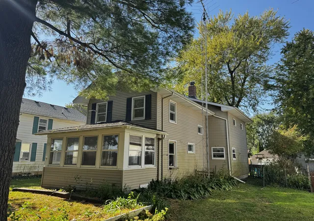 Photo 3 of Single family home for sale at 135 N Birch St, Waterman, IL 60556 | MLS# 12792508 | Listing updated on 2026-10-23