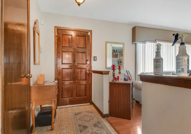 Photo 1 of Single family home for sale at 16112 Woodlawn W Ave, South Holland, IL 60473 | MLS# 12792519 | Listing updated on 2026-10-27