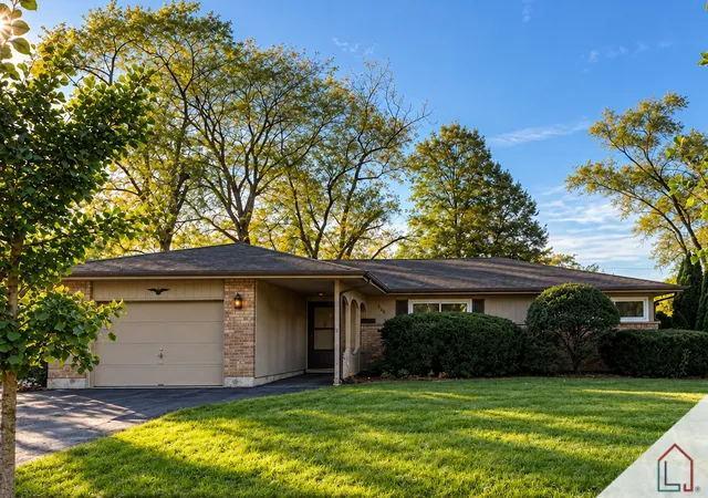 Photo 1 of Single family home for sale at 128 Willow St, Park Forest, IL 60466 | MLS# 12792520 | Listing updated on 2026-10-29