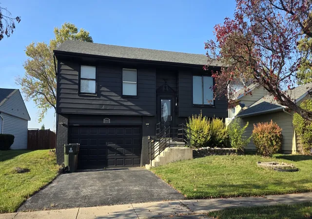 Single family home for sale at 4064 Indian Hl Dr, Country Club Hills, IL 60478 | MLS# 12792536
