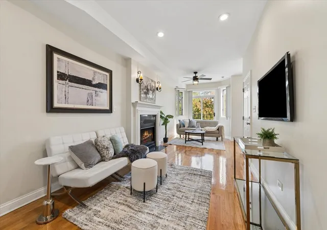 Photo 2 of Condo for sale at 4338 S King Dr #2, Chicago, IL 60653 | MLS# 12792542 | Listing updated on 2026-10-28