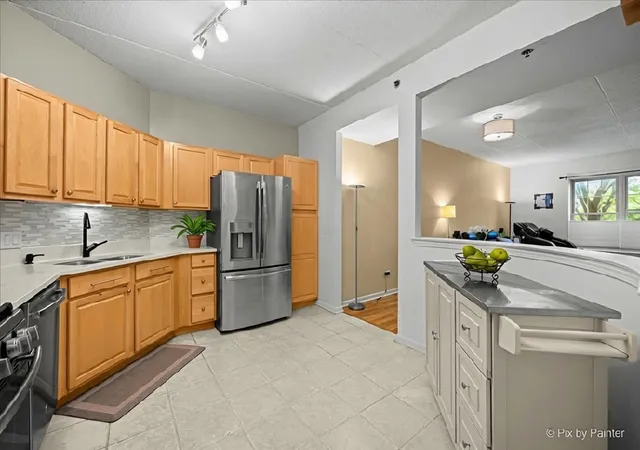 Listing Photo 5 - Condo for sale in building located at 3100 Town Sq Dr, Rolling Meadows, IL 60008 - Unit #101