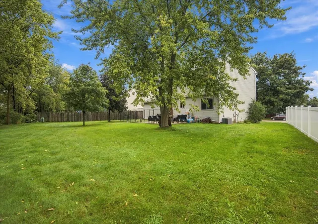 Photo 3 of Single family home for sale at 1419 Chestnut Ct, Yorkville, IL 60560 | MLS# 12792565 | Listing updated on 2026-10-28