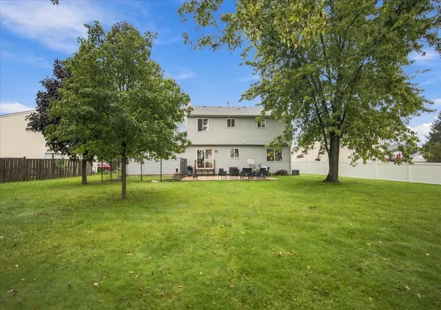 Photo 4 of Single family home for sale at 1419 Chestnut Ct, Yorkville, IL 60560 | MLS# 12792565 | Listing updated on 2026-10-28