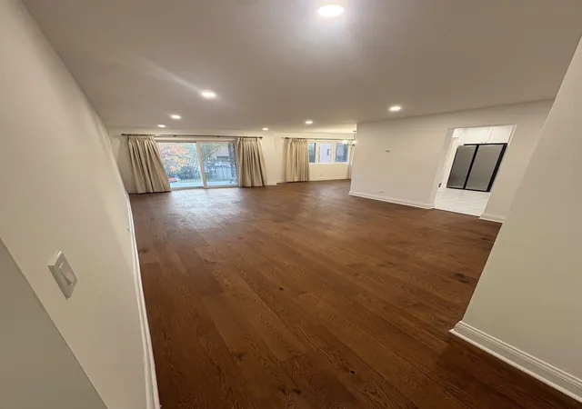 Listing Photo 1 - Condo for sale in building located at 9374 Landings Ln, Des Plaines, IL 60016 - Unit #201