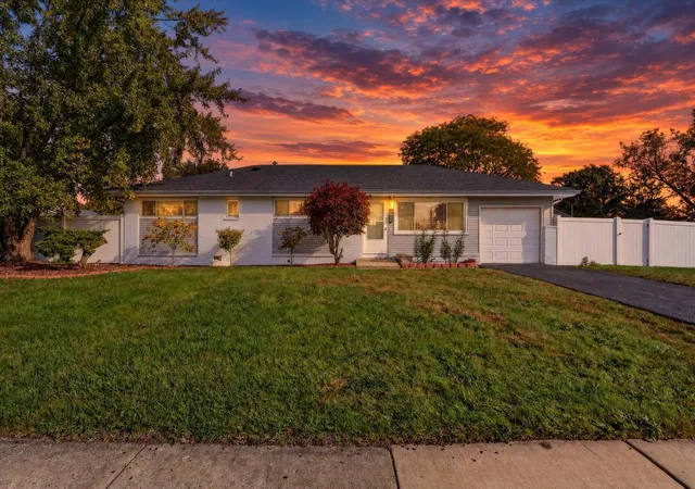 Single family home for sale at 310 Maricopa Ln, Hoffman Estates, IL 60169 | MLS# 12792585
