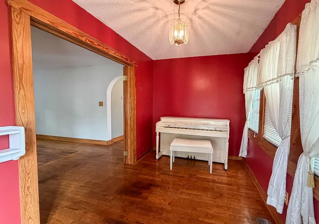 Photo 3 of Single family home for sale at 1704 Piatt Ave, Mattoon, IL 61938 | MLS# 12792601 | Listing updated on 2026-10-29