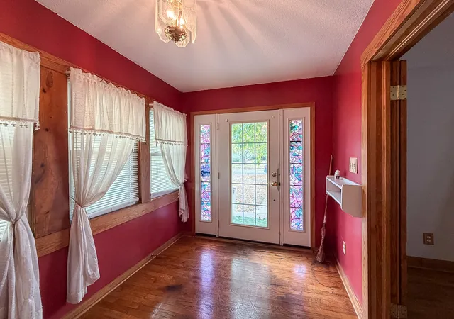 Photo 4 of Single family home for sale at 1704 Piatt Ave, Mattoon, IL 61938 | MLS# 12792601 | Listing updated on 2026-10-29