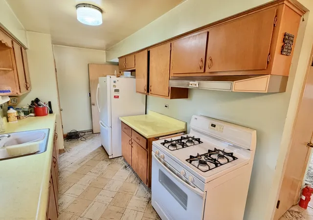 Photo 3 of Single family home for sale at 550 Elm St, Hampshire, IL 60140 | MLS# 12792609 | Listing updated on 2026-10-29