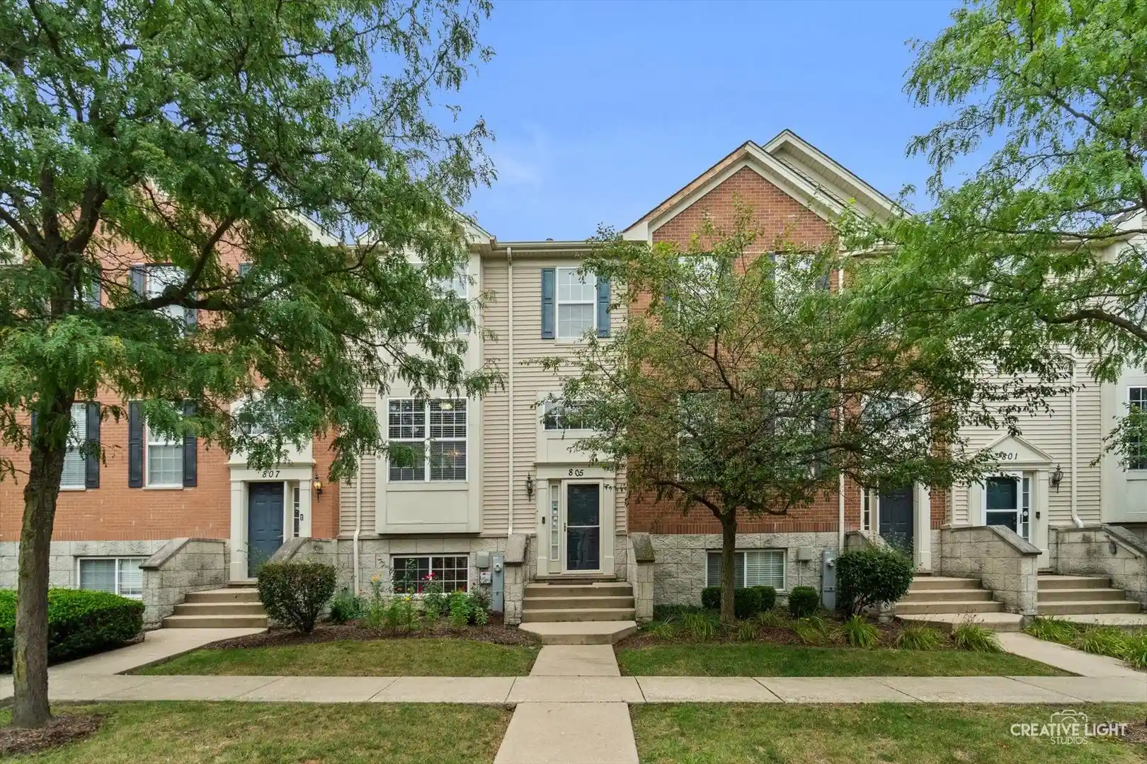 Listing Photo 1 - Condo for sale in 805 Lewisburg Ln located at 805 Lewisburg Ln, Aurora, IL 60504 - Unit 805 Lewisburg Ln