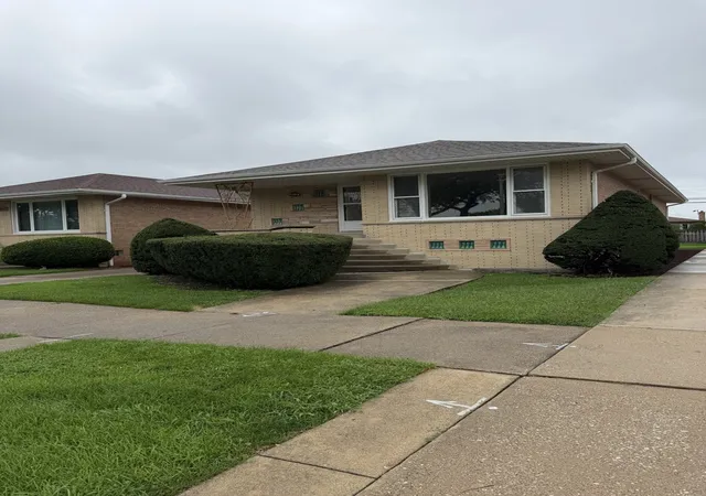 Photo 2 of Single family home for sale at 8415 S Kedvale Ave, Chicago, IL 60652 | MLS# 12792628 | Listing updated on 2026-10-24