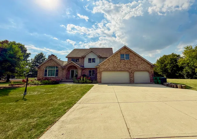 Single family home for sale at 16048 S Peppermill Trl, Homer Glen, IL 60491 | MLS# 12792636