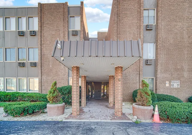 Photo 1 of Condo for sale at 1117 Leavitt Ave #114, Flossmoor, IL 60422 | MLS# 12792687 | Listing updated on 2026-10-27