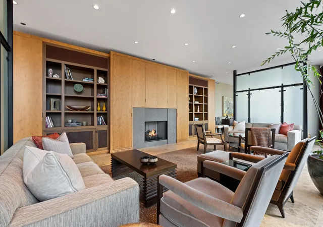 Photo 3 of Condo for sale at 30 W Oak St #20A, Chicago, IL 60610 | MLS# 12792693 | Listing updated on 2026-10-27