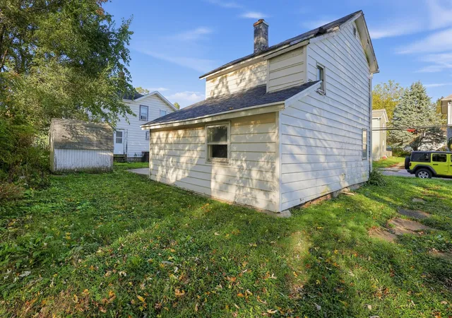 Photo 17 of Single family home for sale at 315 W Carpenter St, Freeport, IL 61032 | MLS# 12792718 | Listing updated on 2026-10-27