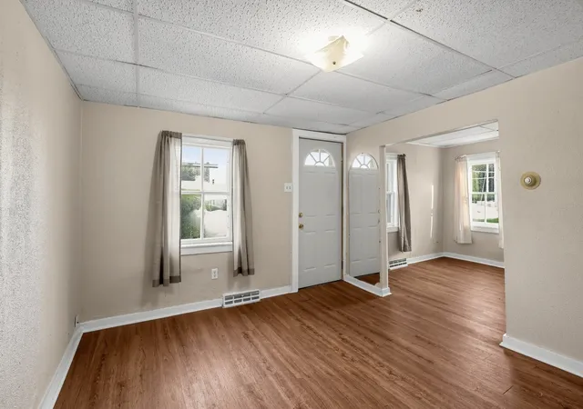 Photo 3 of Single family home for sale at 315 W Carpenter St, Freeport, IL 61032 | MLS# 12792718 | Listing updated on 2026-10-29