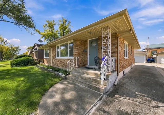 Photo 1 of Single family home for sale at 362 N Lombard Ave, Lombard, IL 60148 | MLS# 12792725 | Listing updated on 2026-10-23