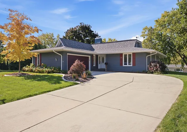 Photo 1 of Single family home for sale at 19 Cebold Dr, Montgomery, IL 60538 | MLS# 12792726 | Listing updated on 2026-10-29