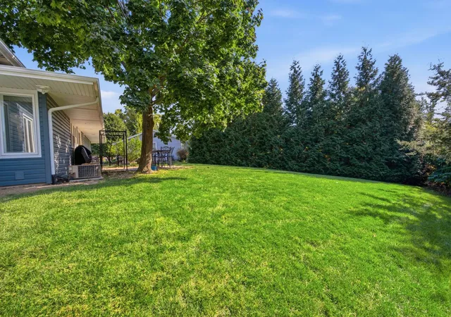 Photo 4 of Single family home for sale at 19 Cebold Dr, Montgomery, IL 60538 | MLS# 12792726 | Listing updated on 2026-10-29