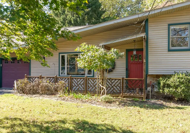 Photo 2 of Single family home for sale at 501 Pump House Rd, Murphysboro, IL 62966 | MLS# 12792730 | Listing updated on 2026-10-29