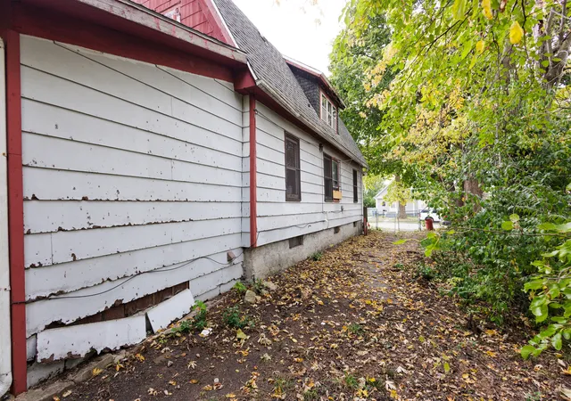 Photo 4 of Single family home for sale at 938 N Wildwood Ave, Kankakee, IL 60901 | MLS# 12792743 | Listing updated on 2026-10-28