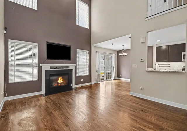 Photo 4 of Townhouse for sale at 11044 72nd Street, Indian Head Park, IL 60525 | MLS# 12792746 | Listing updated on 2026-10-29