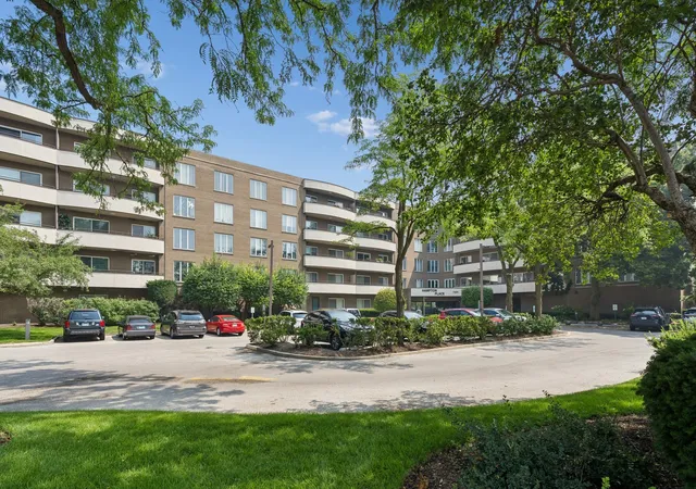 Photo 1 of Condo for sale at 7201 N Lincoln Ave #203, Lincolnwood, IL 60712 | MLS# 12792766 | Listing updated on 2026-10-29