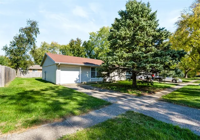 Single family home for sale at 3306 W Daniel St, Champaign, IL 61821 | MLS# 12792768