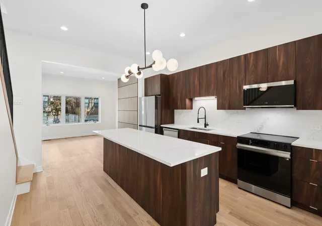 Photo 3 of Townhouse for sale at 4717 S Ingleside Ave, Chicago, IL 60615 | MLS# 12792798 | Listing updated on 2026-10-27