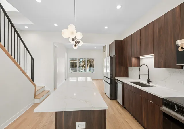 Photo 4 of Townhouse for sale at 4717 S Ingleside Ave, Chicago, IL 60615 | MLS# 12792798 | Listing updated on 2026-10-27