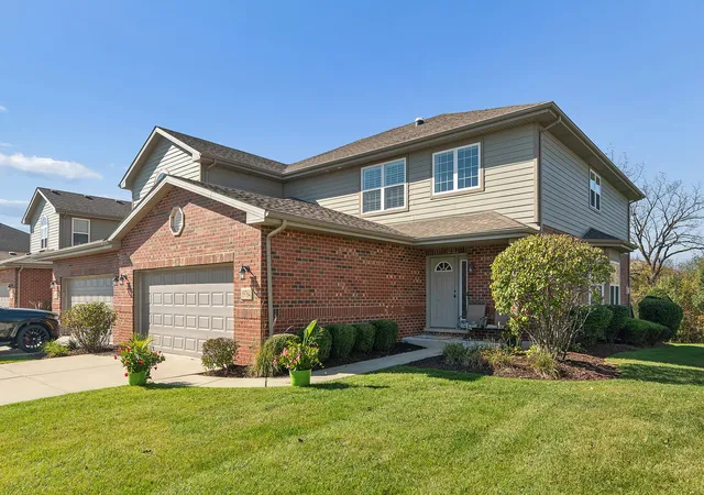 Photo 1 of Townhouse for sale at 19764 Mulroy Cir, Tinley Park, IL 60487 | MLS# 12792805 | Listing updated on 2026-10-29