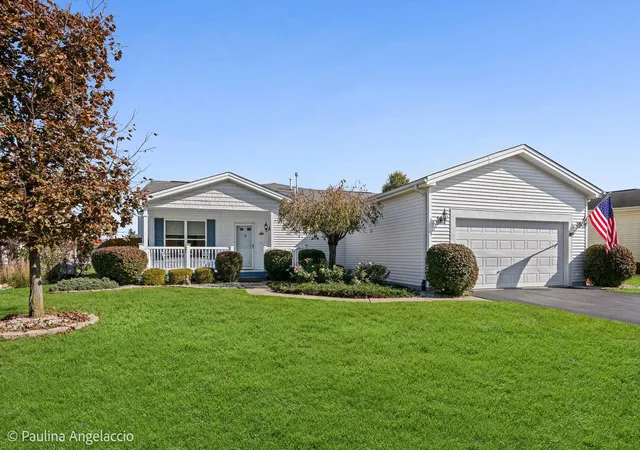 Photo 1 of Single family home for sale at 19 Rocking Horse Ln, Grayslake, IL 60030 | MLS# 12792828 | Listing updated on 2026-10-29