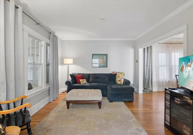 Photo 2 of Single family home for sale at 1041 S Elmwood Ave, Oak Park, IL 60304 | MLS# 12792830 | Listing updated on 2026-10-29