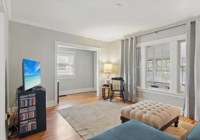 Photo 4 of Single family home for sale at 1041 S Elmwood Ave, Oak Park, IL 60304 | MLS# 12792830 | Listing updated on 2026-10-29