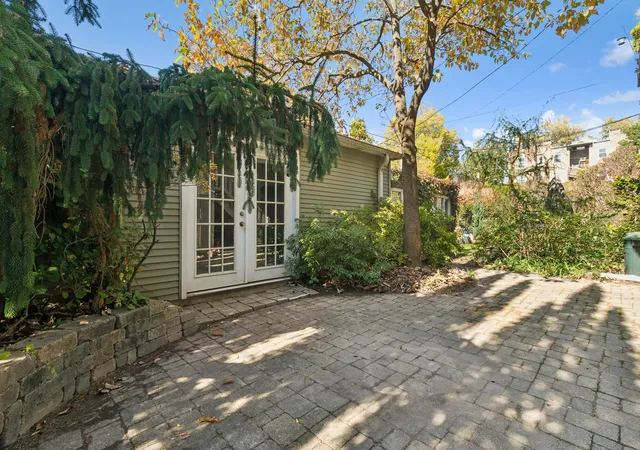 Photo 2 of House for sale at 5818 N Magnolia Ave, Chicago, IL 60660 | MLS# 12792832 | Listing updated on 2026-10-29